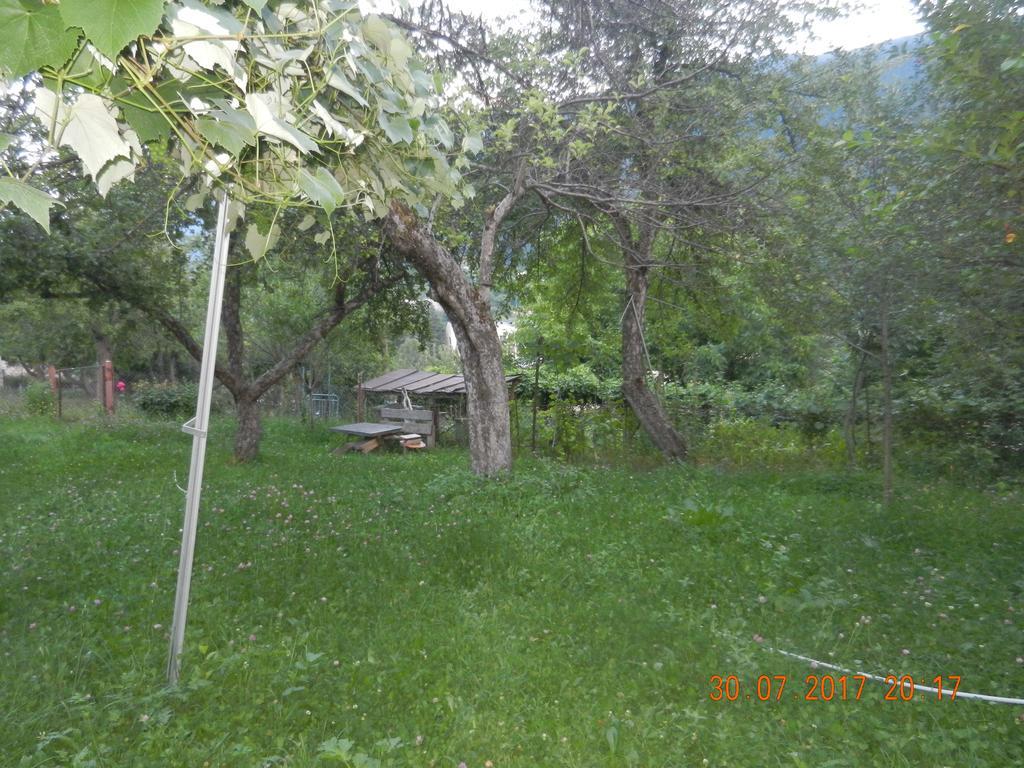 מסטיה Marina Chartolani'S Guest House מראה חיצוני תמונה