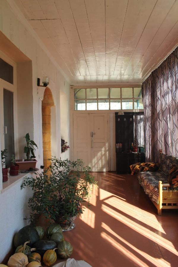 מסטיה Marina Chartolani'S Guest House מראה חיצוני תמונה